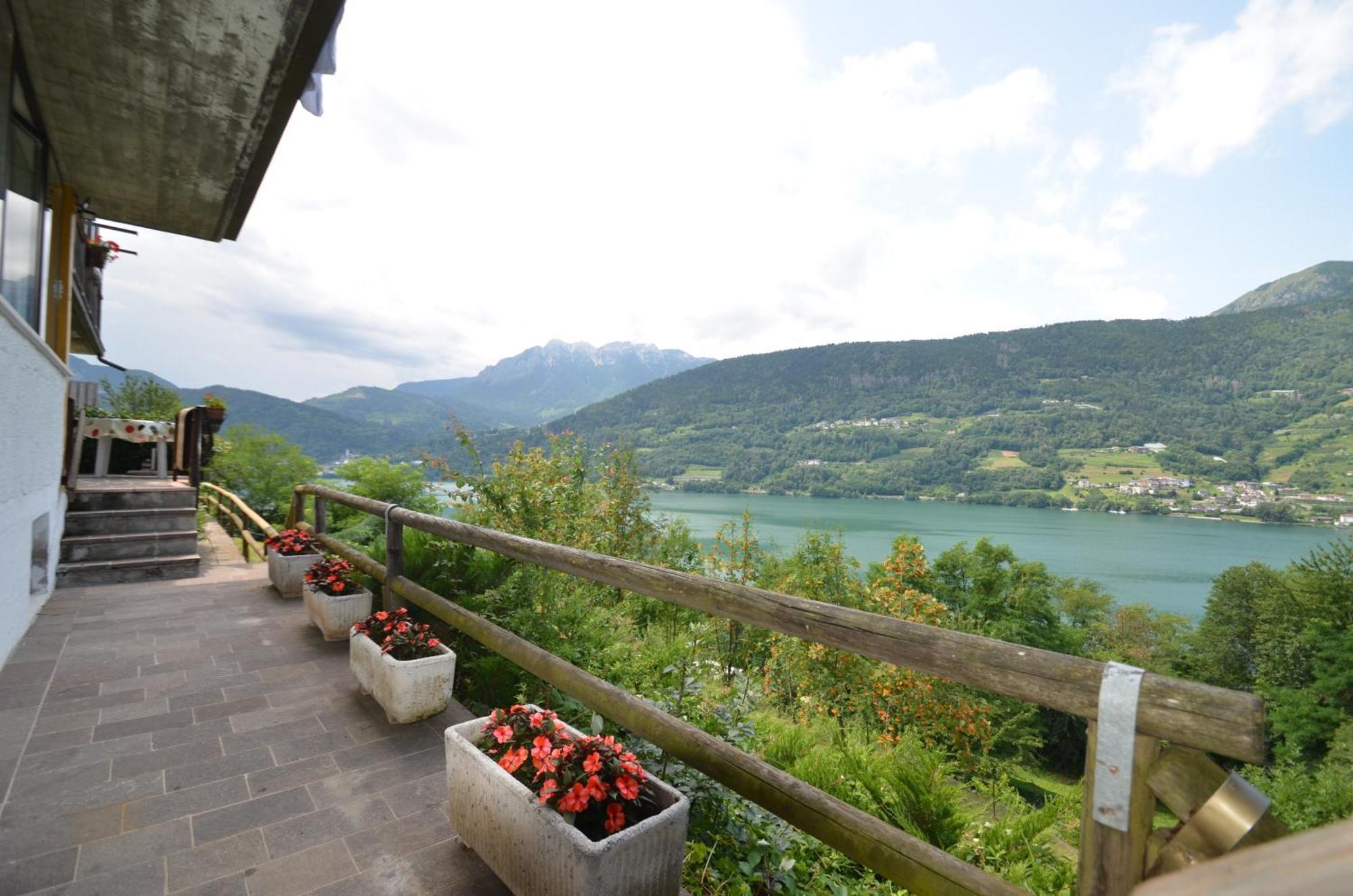 Trentino Appartamenti Oss 테나 외부 사진